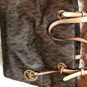 Michael kors tote